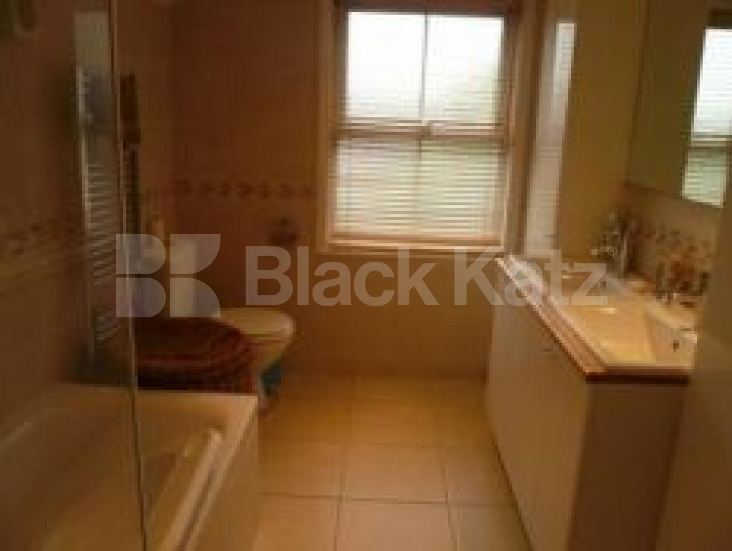 			4 Bedroom, 1 bath, 1 reception Flat			 Alma Road, MUSWELL HILL N10